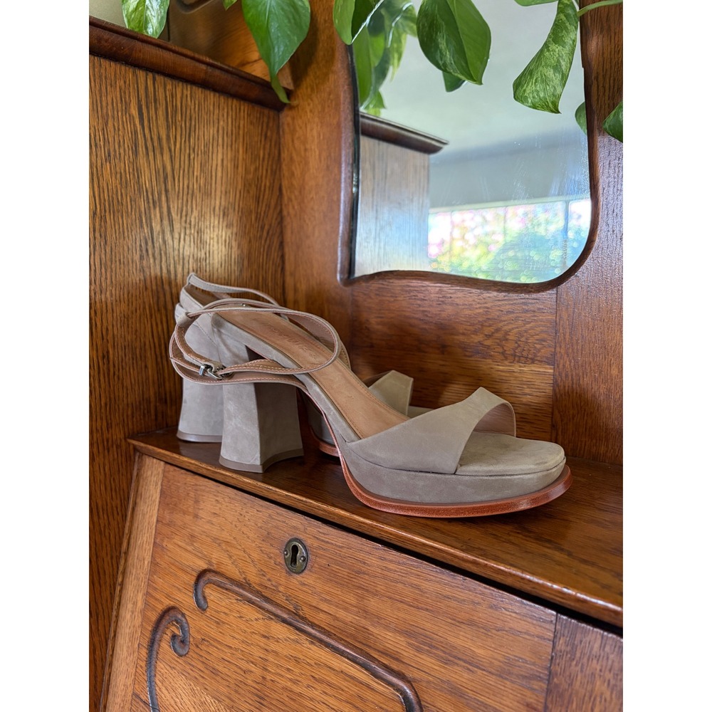 Vicenza Anthropologie Suede Platform Block Heel Sandals Taupe Size 9 Brazil